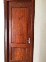 cửa thông phòng 18